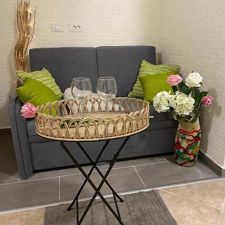 Studio Apartma Sara Apartment ไพราน ภายนอก รูปภาพ