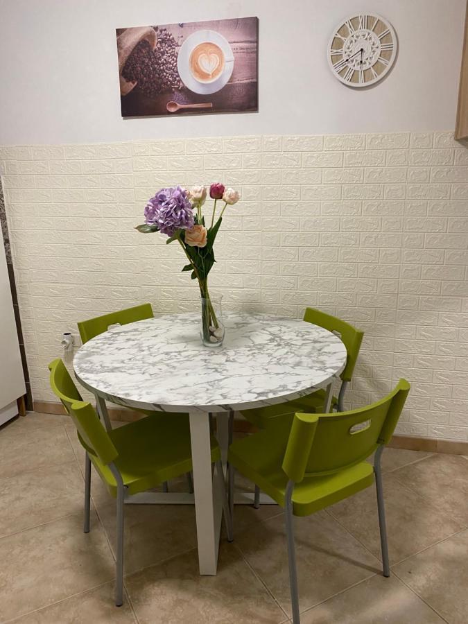 Studio Apartma Sara Apartment ไพราน ภายนอก รูปภาพ