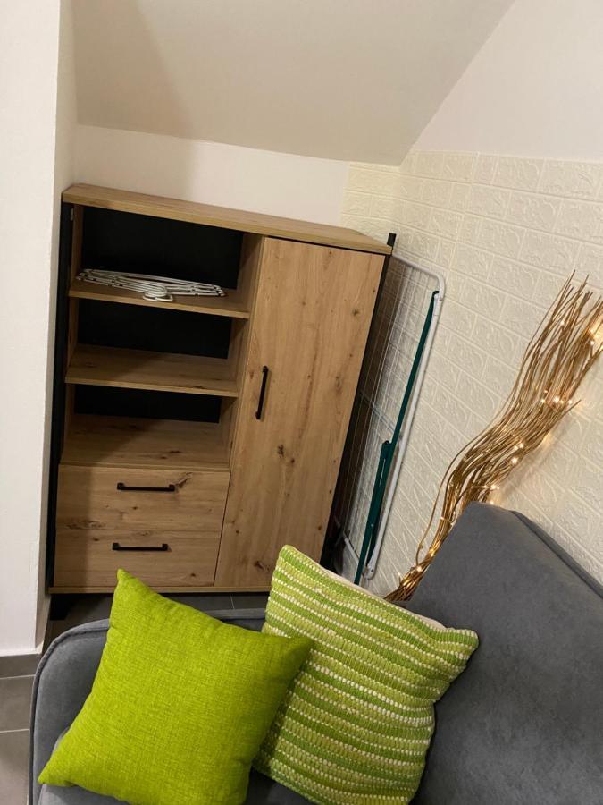 Studio Apartma Sara Apartment ไพราน ภายนอก รูปภาพ